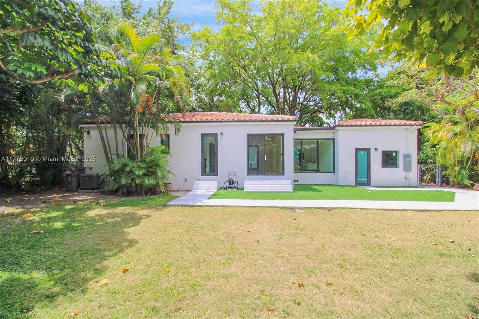 Small Image of 111 AVILA CT #111, Coral Gables Number 25