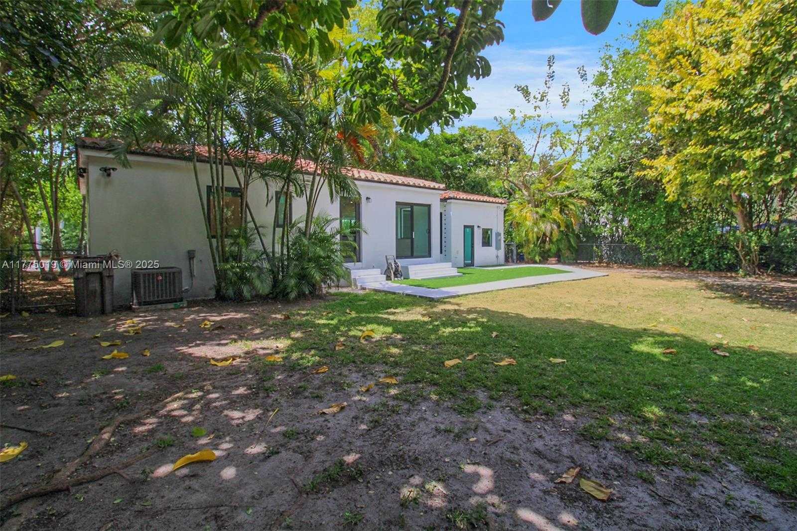 Small Image of 111 AVILA CT #111, Coral Gables Number 26