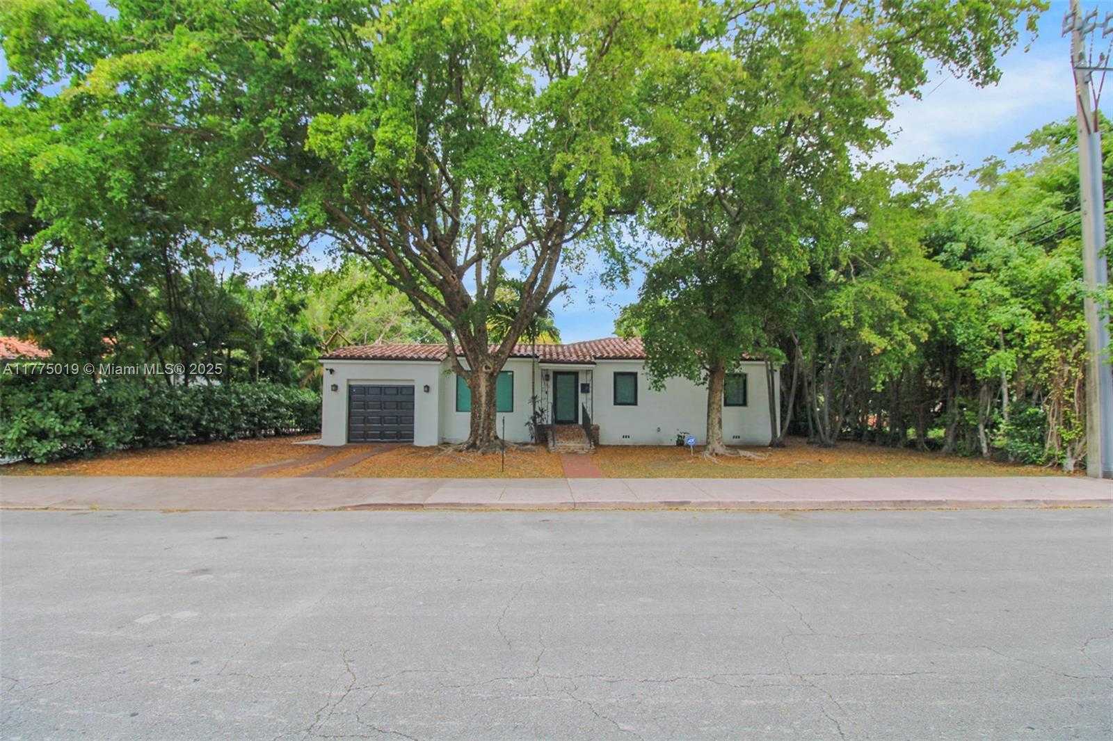 Small Image of 111 AVILA CT #111, Coral Gables Number 28