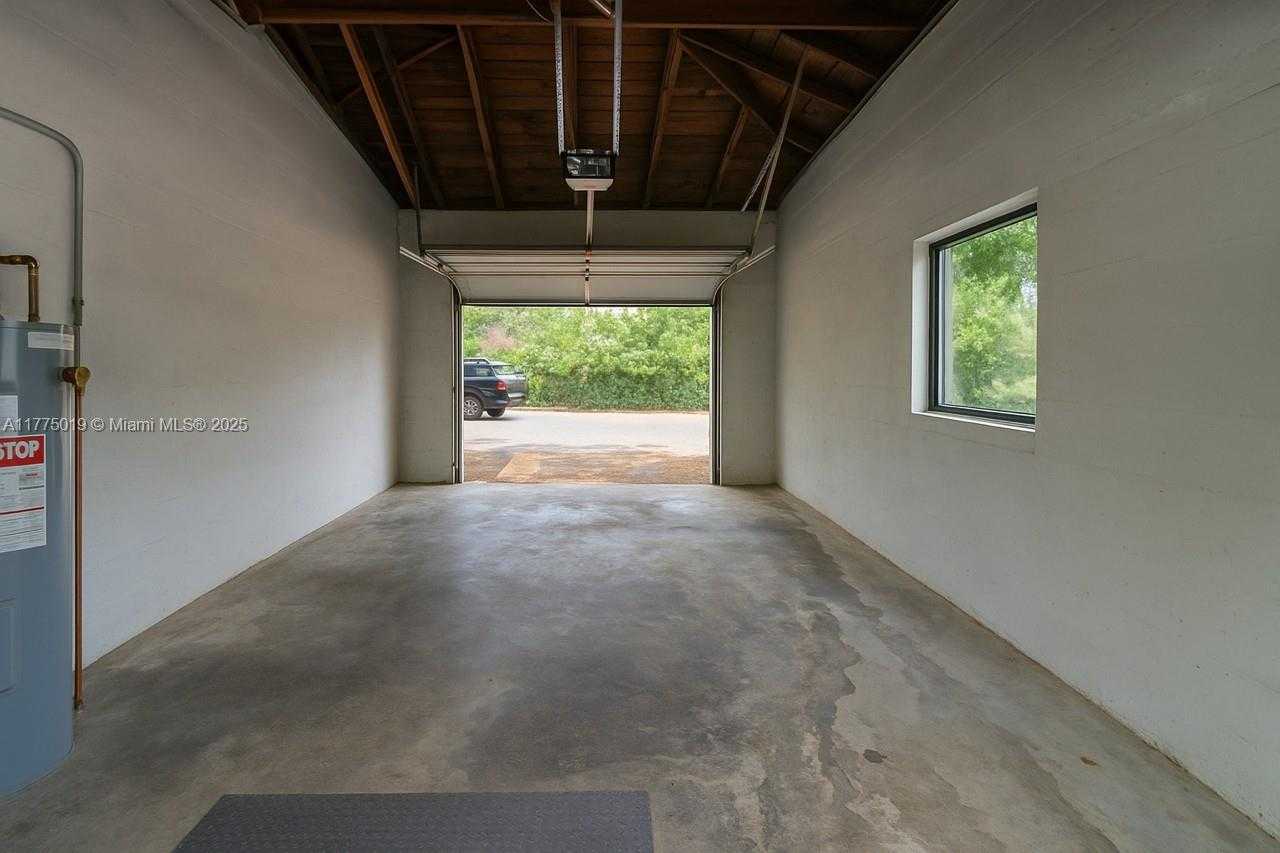 Small Image of 111 AVILA CT #111, Coral Gables Number 29