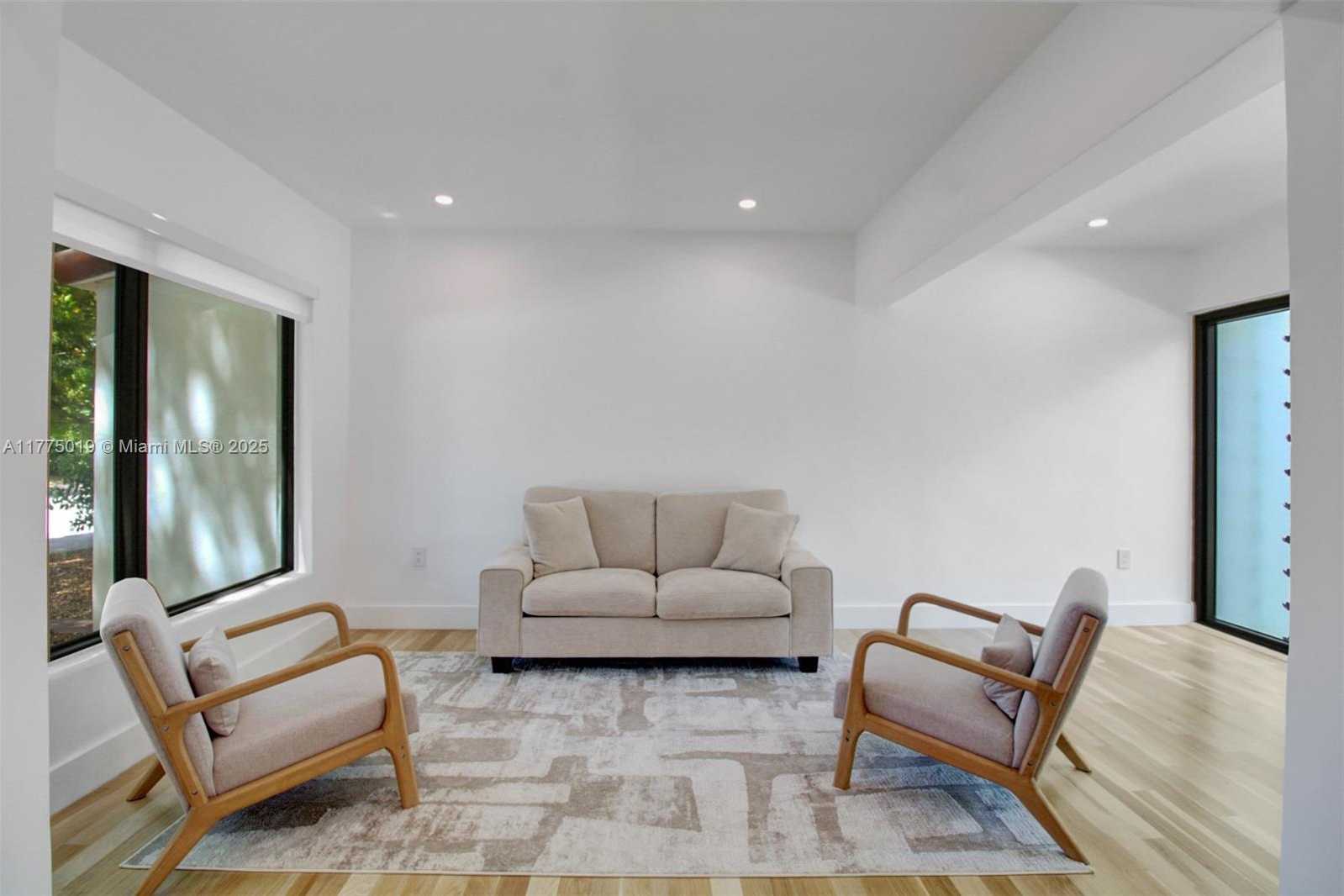 Small Image of 111 AVILA CT #111, Coral Gables Number 3