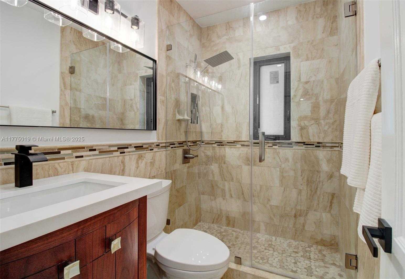 Small Image of 111 AVILA CT #111, Coral Gables Number 7