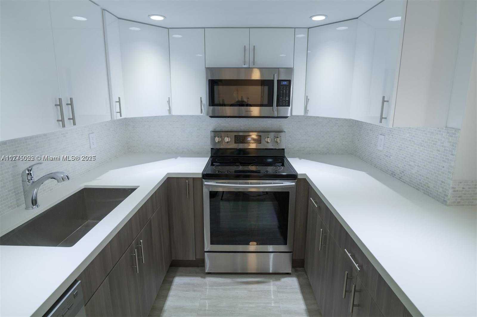 Small Image of 2401 COLLINS AVE #512, Miami Beach Number 18