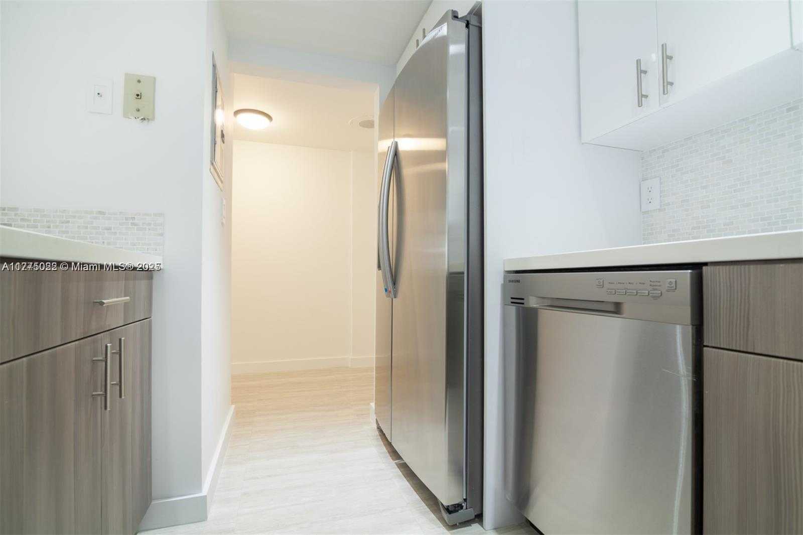 Small Image of 2401 COLLINS AVE #512, Miami Beach Number 21