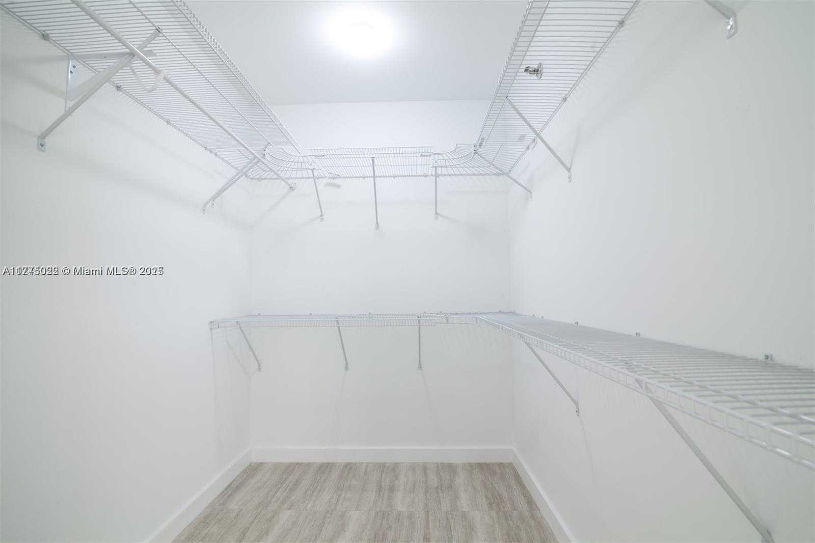 Small Image of 2401 COLLINS AVE #512, Miami Beach Number 26