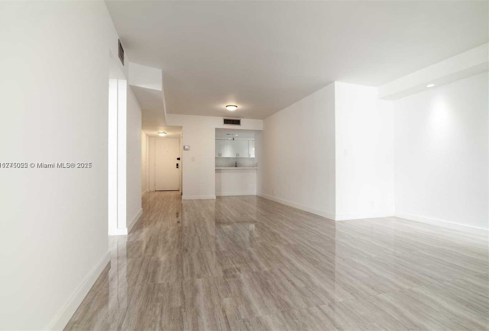 Small Image of 2401 COLLINS AVE #512, Miami Beach Number 29