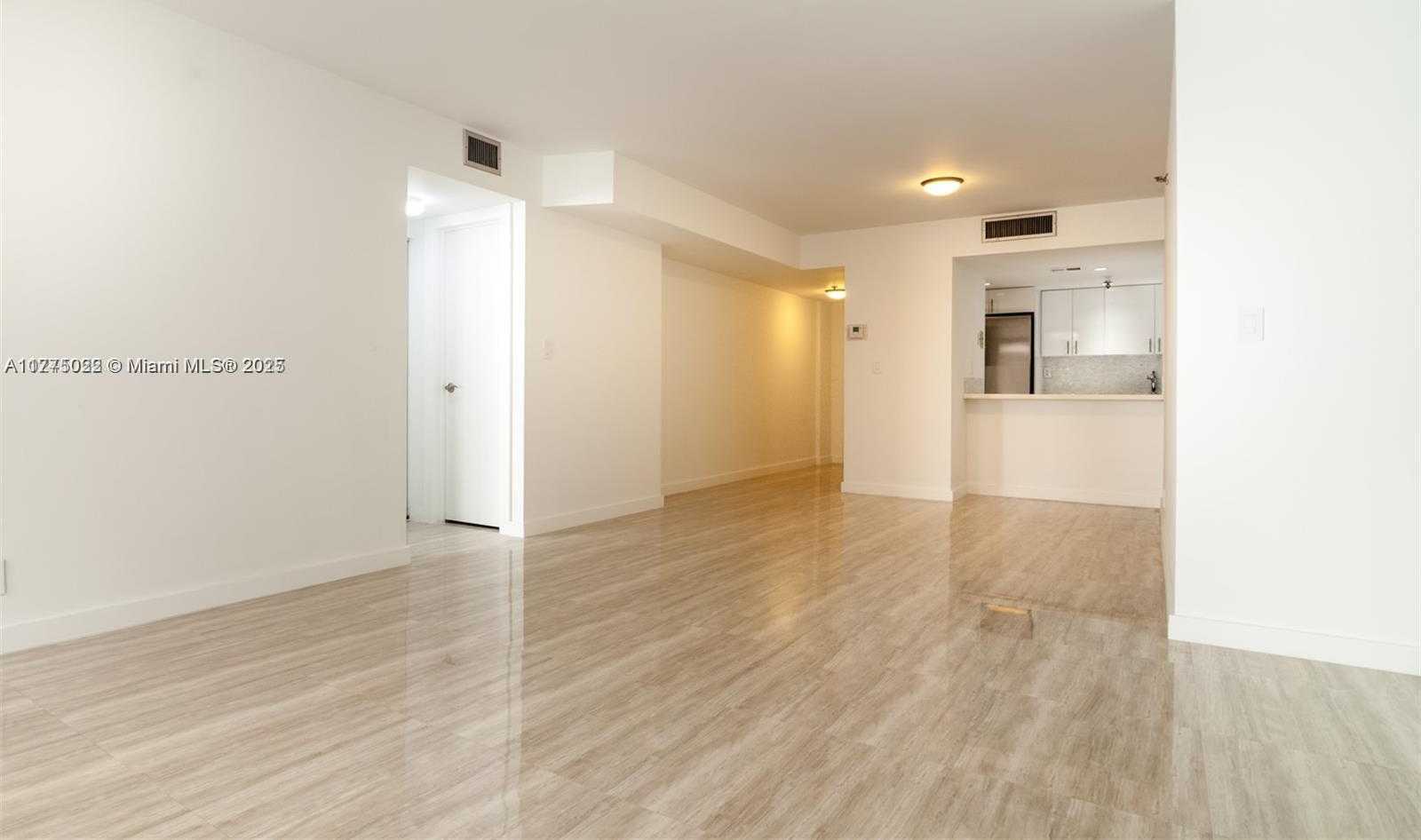 Small Image of 2401 COLLINS AVE #512, Miami Beach Number 30