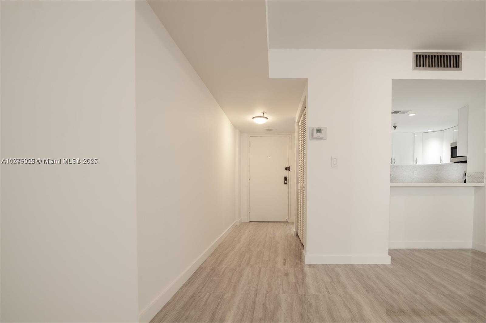Small Image of 2401 COLLINS AVE #512, Miami Beach Number 31