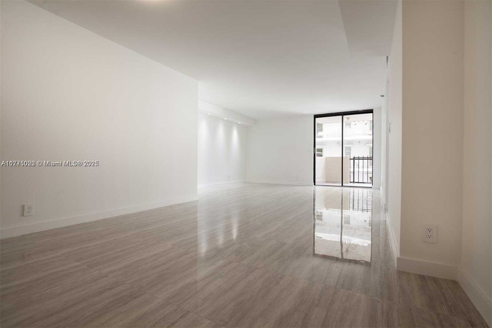 Small Image of 2401 COLLINS AVE #512, Miami Beach Number 32
