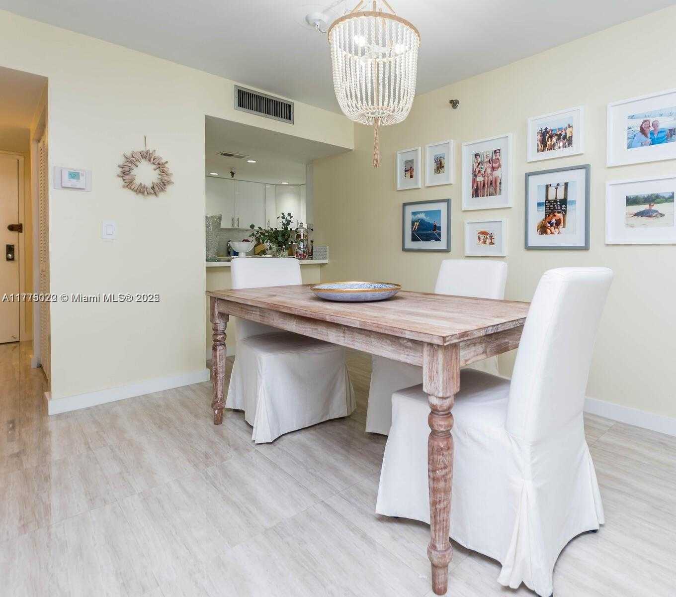 Small Image of 2401 COLLINS AVE #512, Miami Beach Number 34