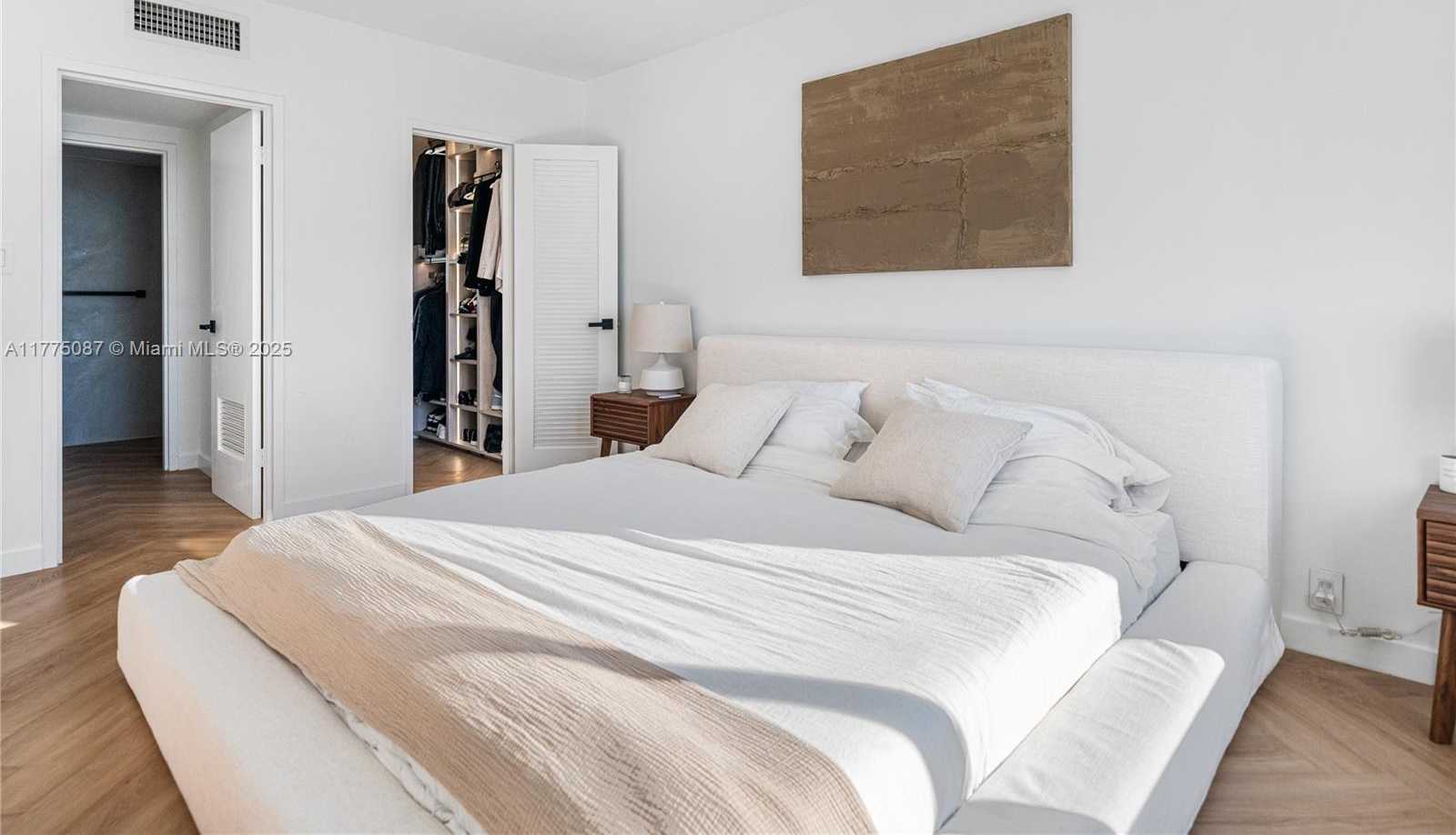Small Image of 1000 WEST AVE #516, Miami Beach Number 17