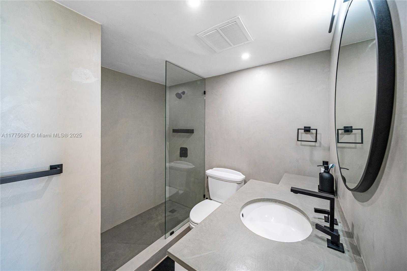 Small Image of 1000 WEST AVE #516, Miami Beach Number 18
