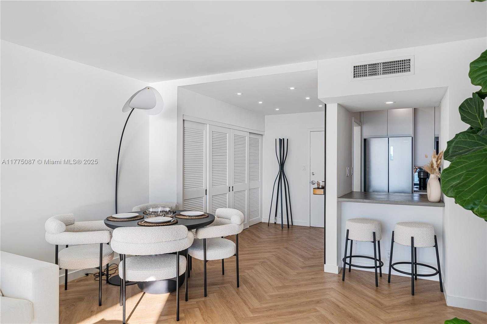 Small Image of 1000 WEST AVE #516, Miami Beach Number 19