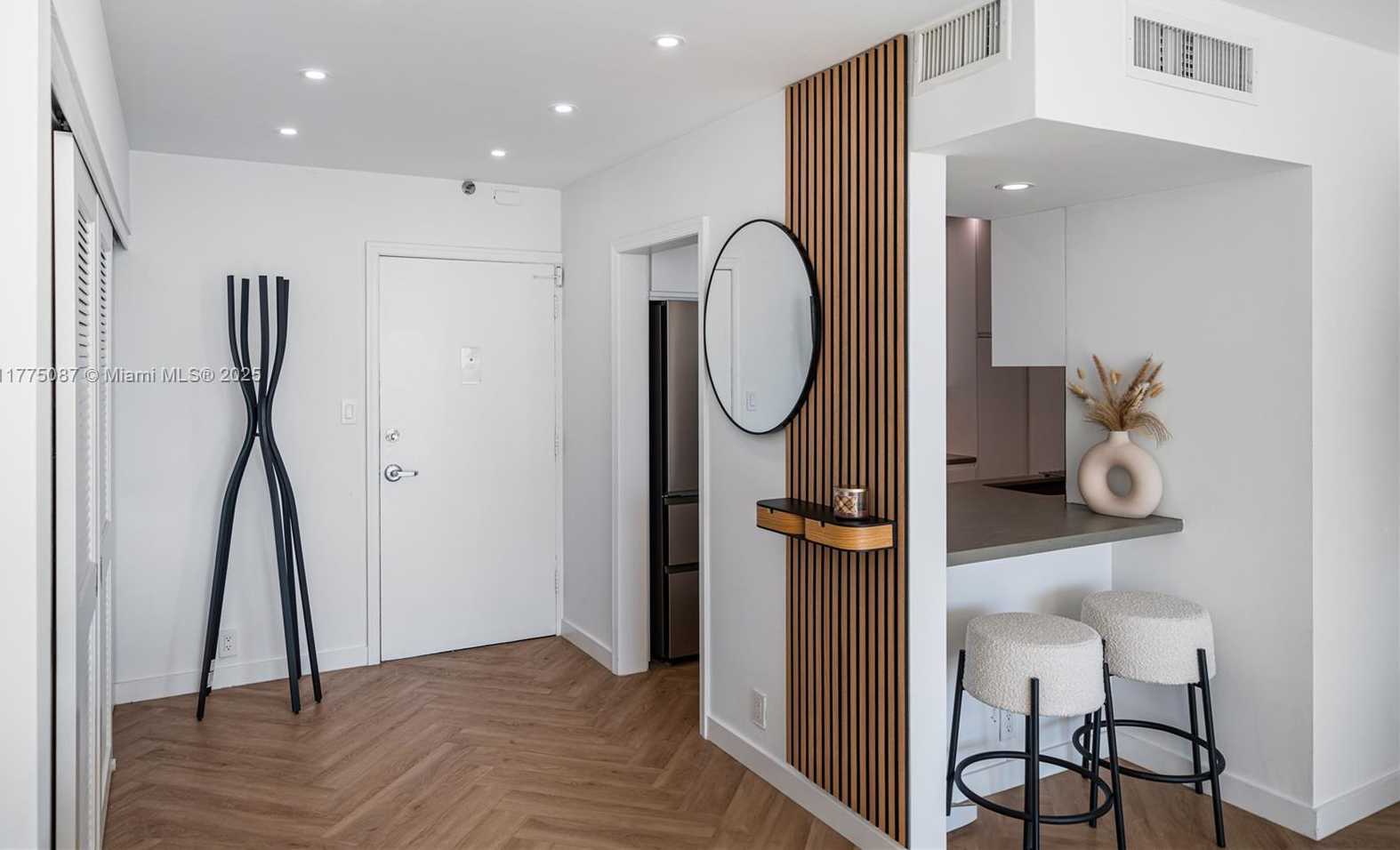Small Image of 1000 WEST AVE #516, Miami Beach Number 20
