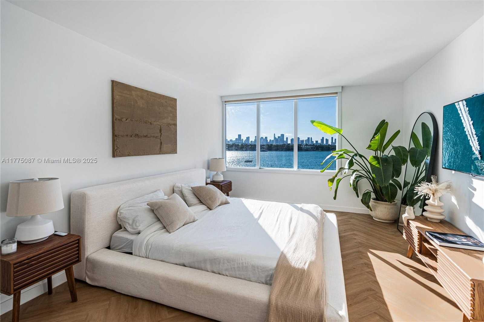 Small Image of 1000 WEST AVE #516, Miami Beach Number 3