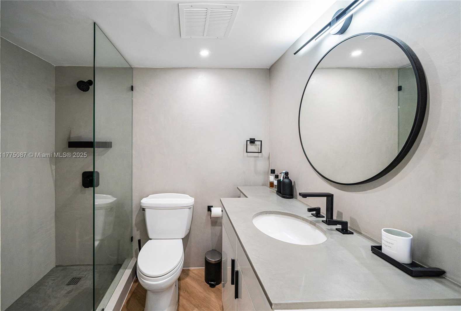Small Image of 1000 WEST AVE #516, Miami Beach Number 5