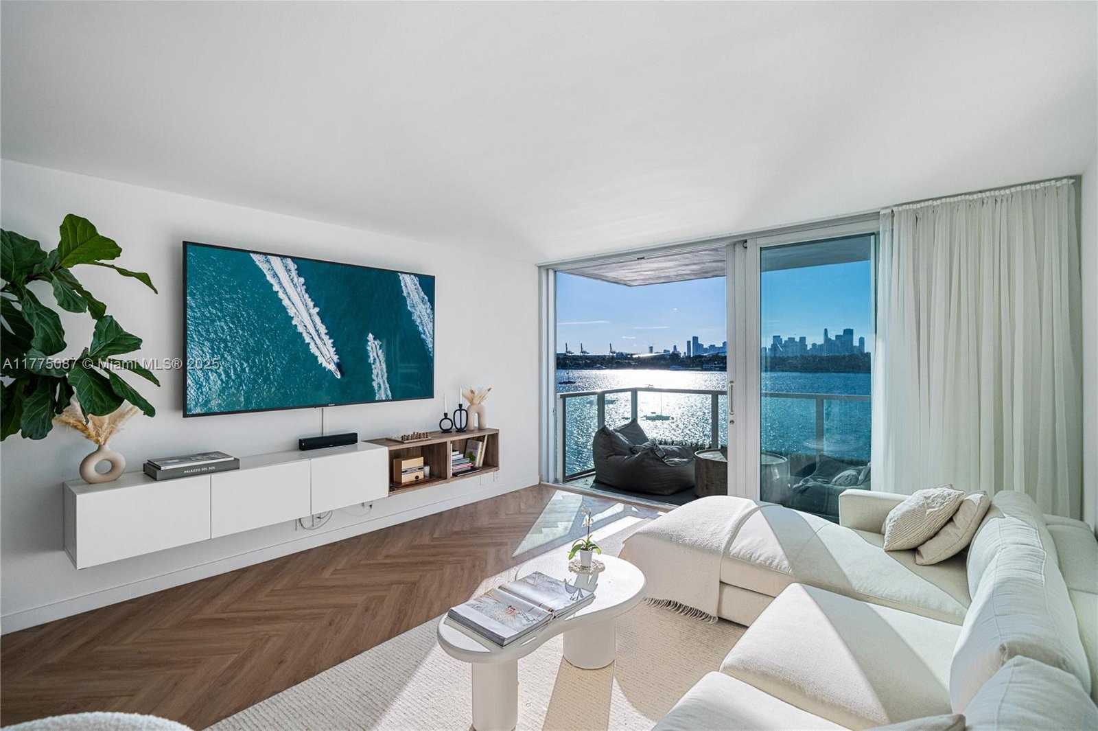 Small Image of 1000 WEST AVE #516, Miami Beach Number 6