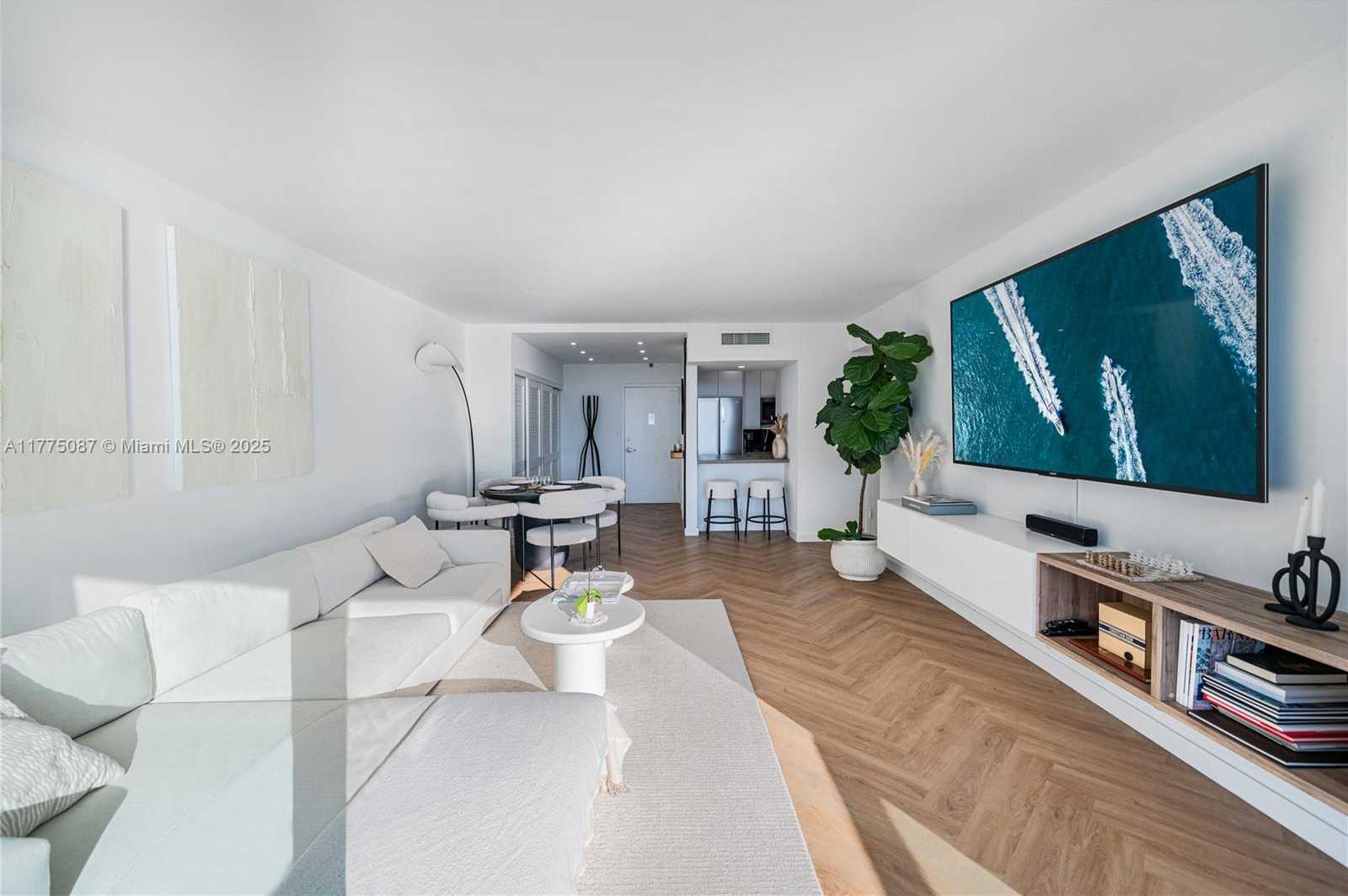Small Image of 1000 WEST AVE #516, Miami Beach Number 7