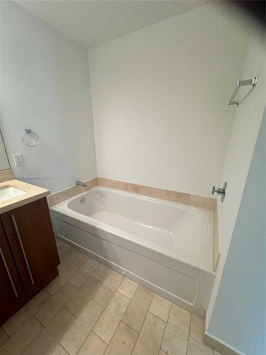 Small Image of 1111 1 AVE #1516, Miami Number 12