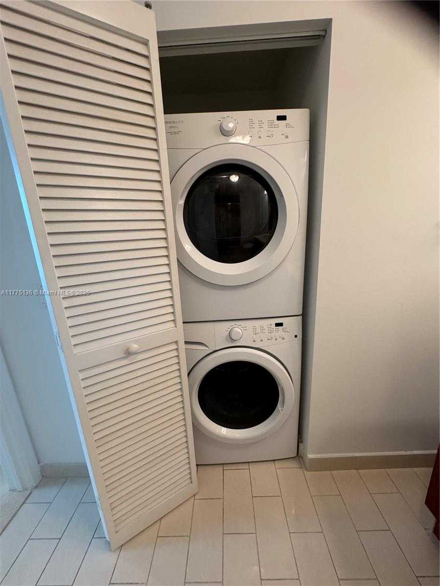Small Image of 1111 1 AVE #1516, Miami Number 19