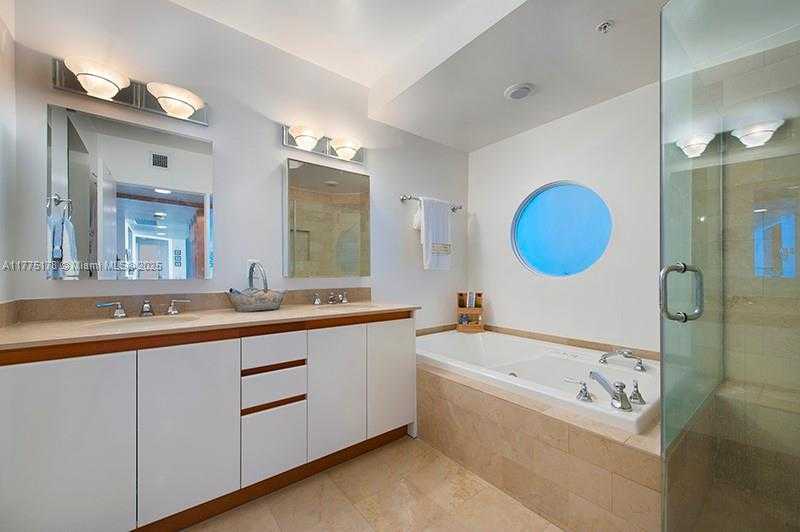 Small Image of 1500 OCEAN DR #705, Miami Beach Number 10