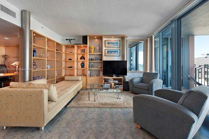 Small Image of 1500 OCEAN DR #705, Miami Beach Number 2