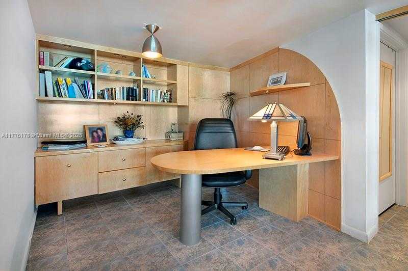 Small Image of 1500 OCEAN DR #705, Miami Beach Number 8
