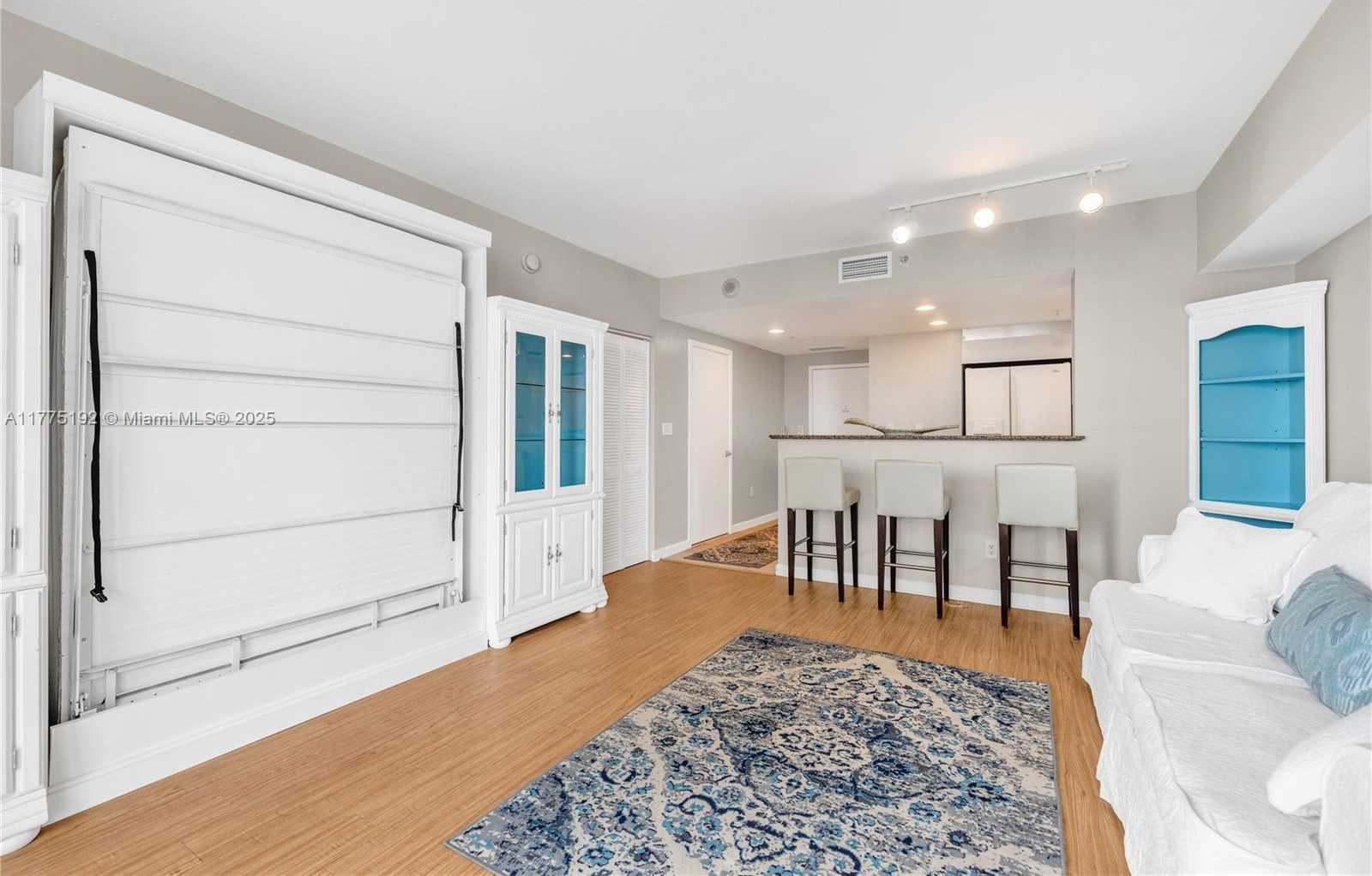 Small Image of 335 SOUTH BISCAYNE BLVD #2706, Miami Number 12