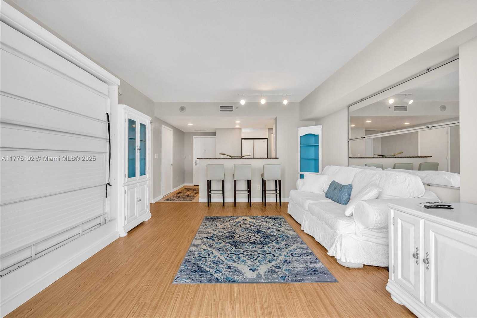 Small Image of 335 SOUTH BISCAYNE BLVD #2706, Miami Number 13