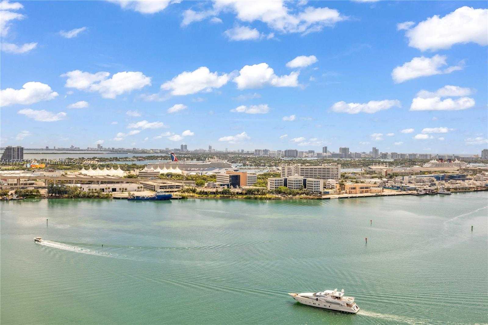 Small Image of 335 SOUTH BISCAYNE BLVD #2706, Miami Number 16
