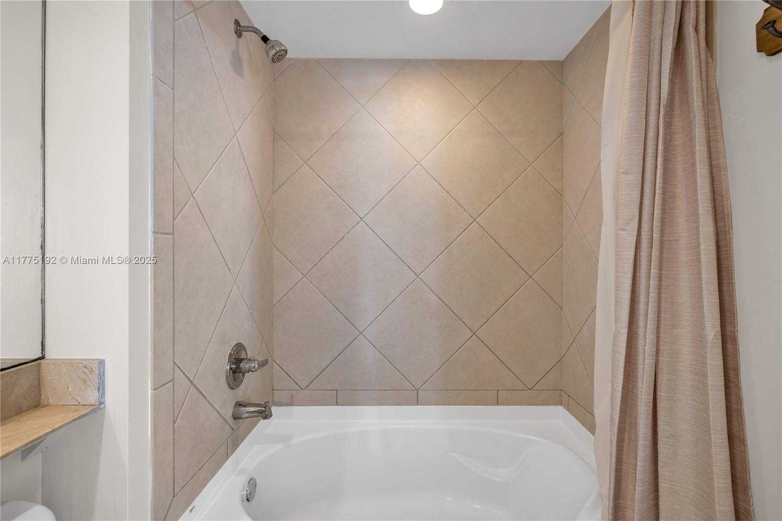 Small Image of 335 SOUTH BISCAYNE BLVD #2706, Miami Number 5