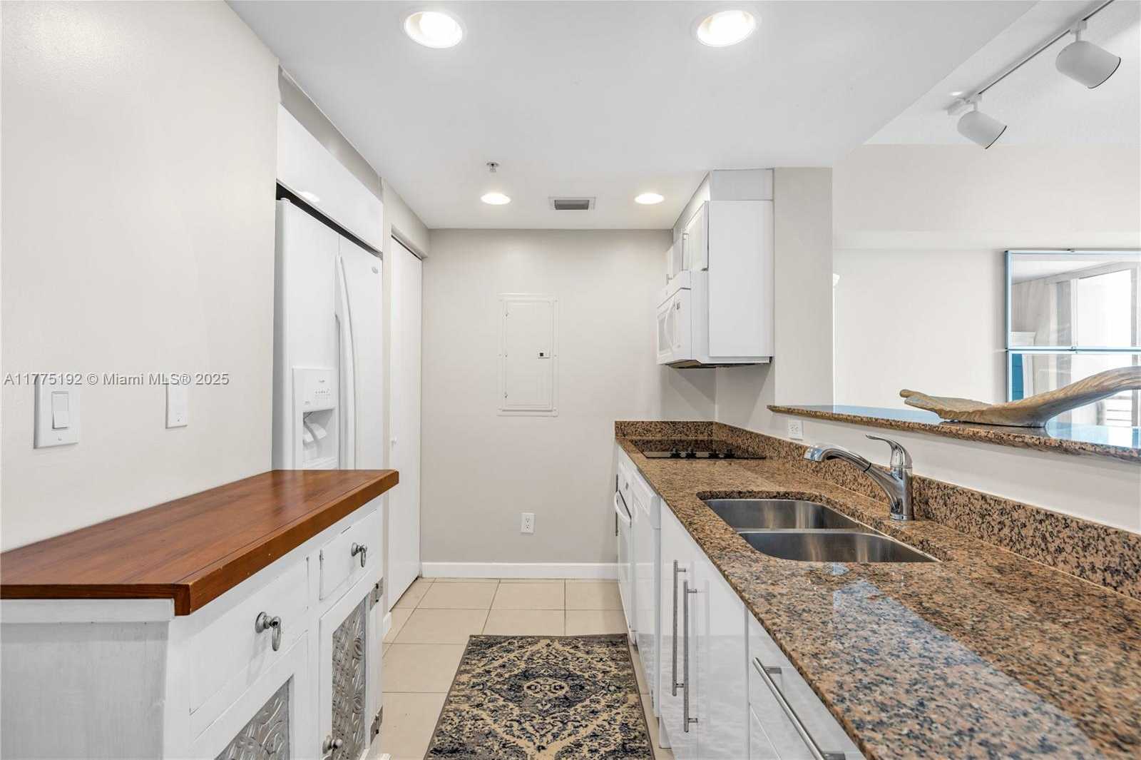 Small Image of 335 SOUTH BISCAYNE BLVD #2706, Miami Number 7
