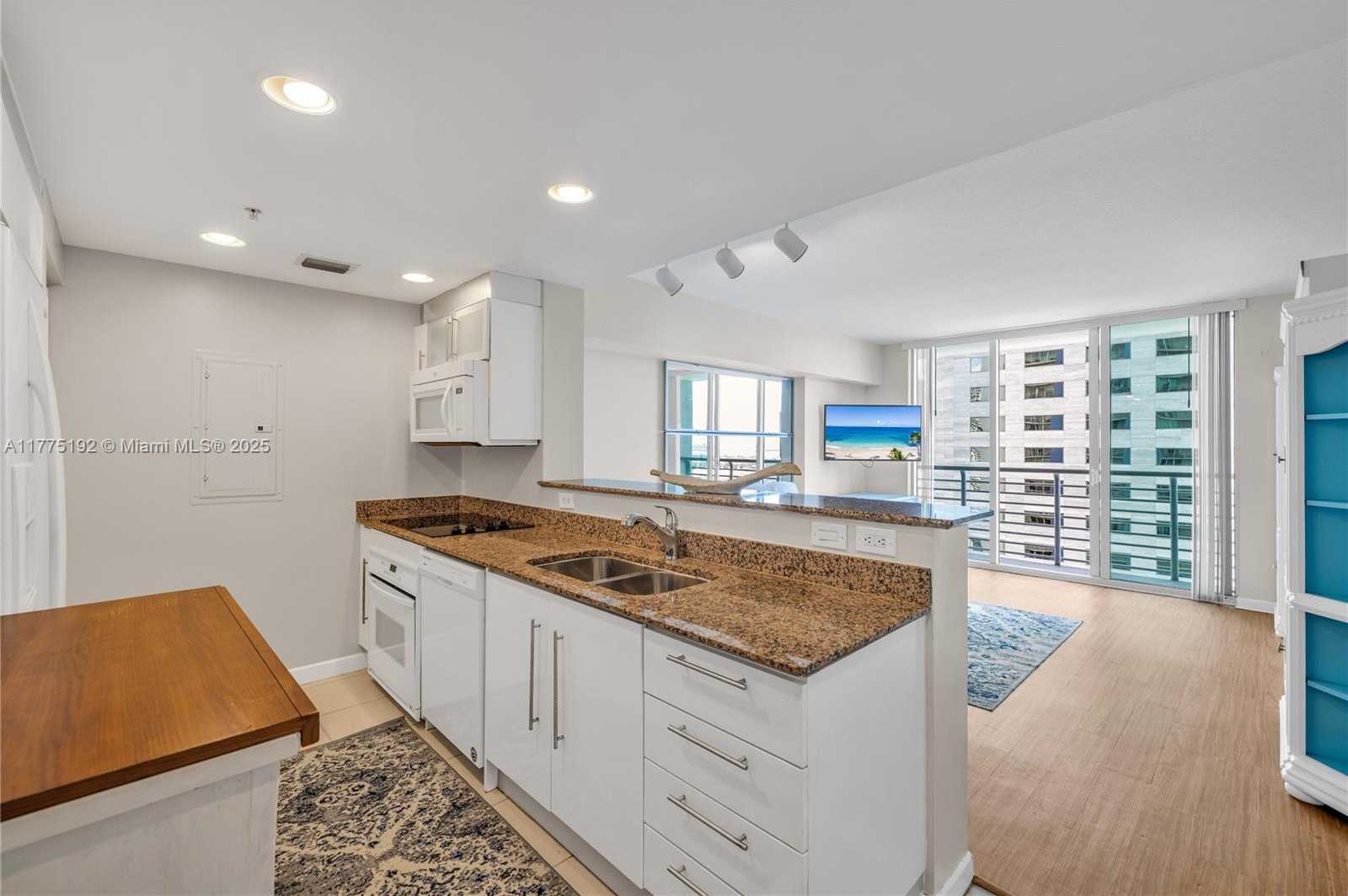 Small Image of 335 SOUTH BISCAYNE BLVD #2706, Miami Number 8