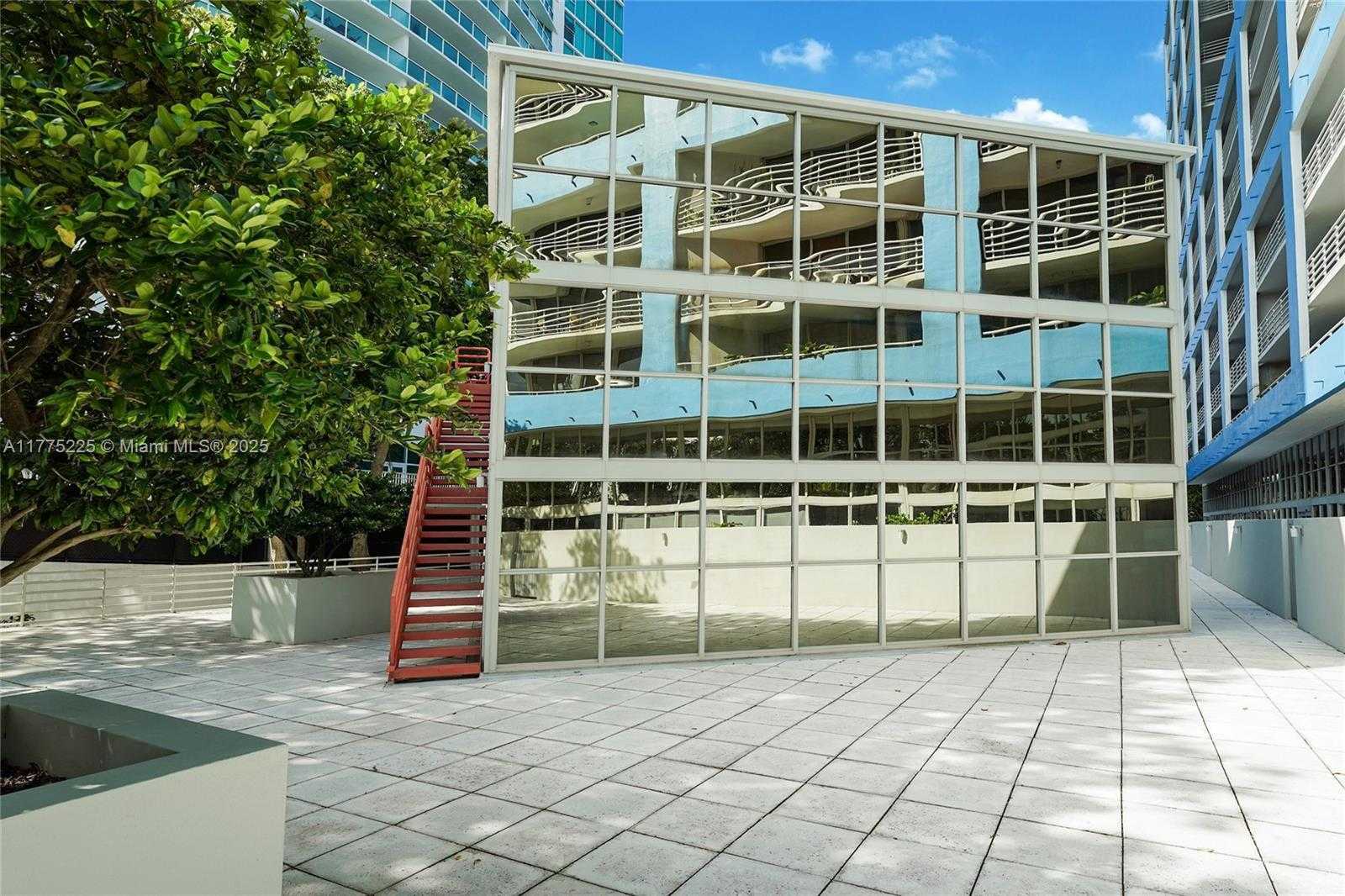 Small Image of 2025 BRICKELL AVE #605, Miami Number 17