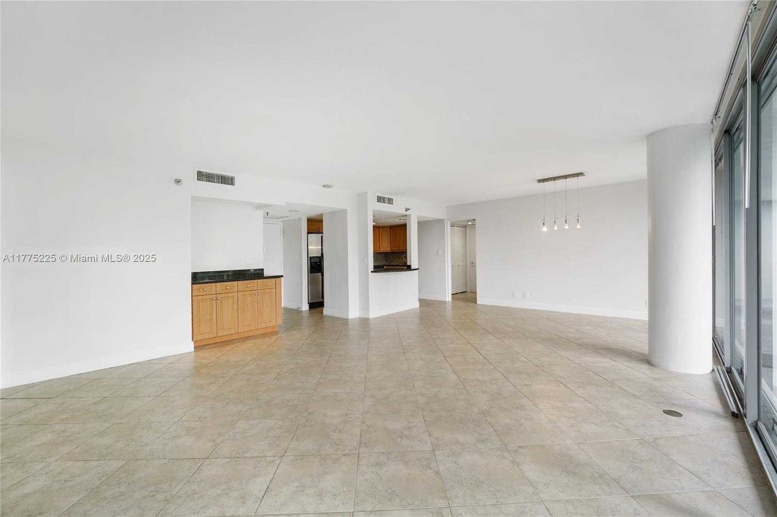 Small Image of 2025 BRICKELL AVE #605, Miami Number 19