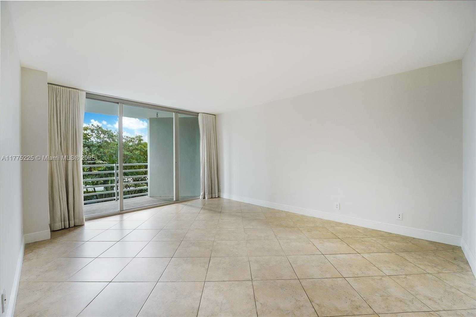 Small Image of 2025 BRICKELL AVE #605, Miami Number 20