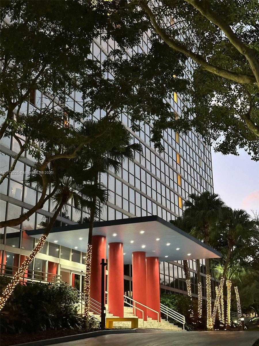 Small Image of 2025 BRICKELL AVE #605, Miami Number 22