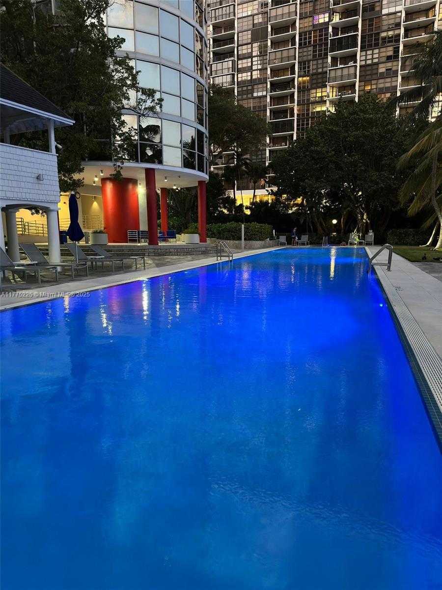 Small Image of 2025 BRICKELL AVE #605, Miami Number 27