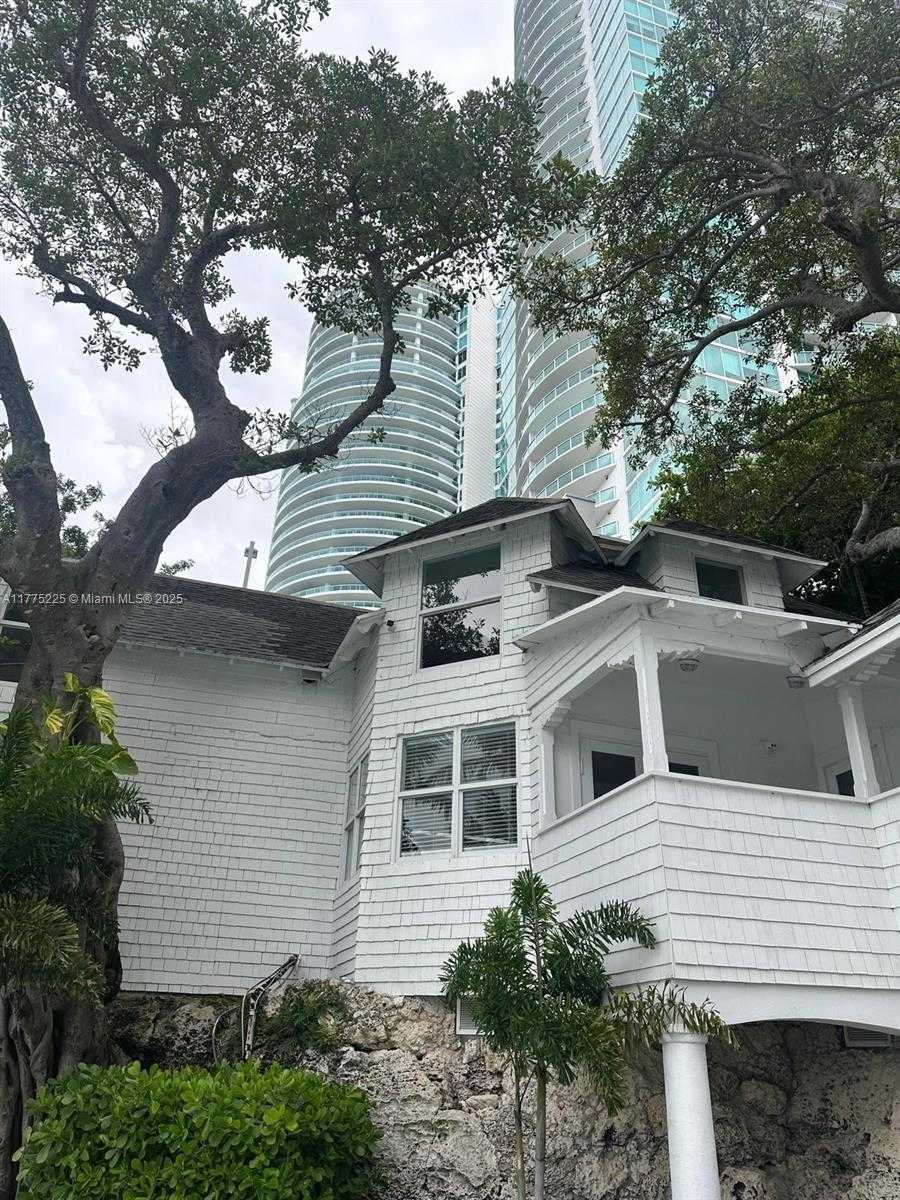 Small Image of 2025 BRICKELL AVE #605, Miami Number 34