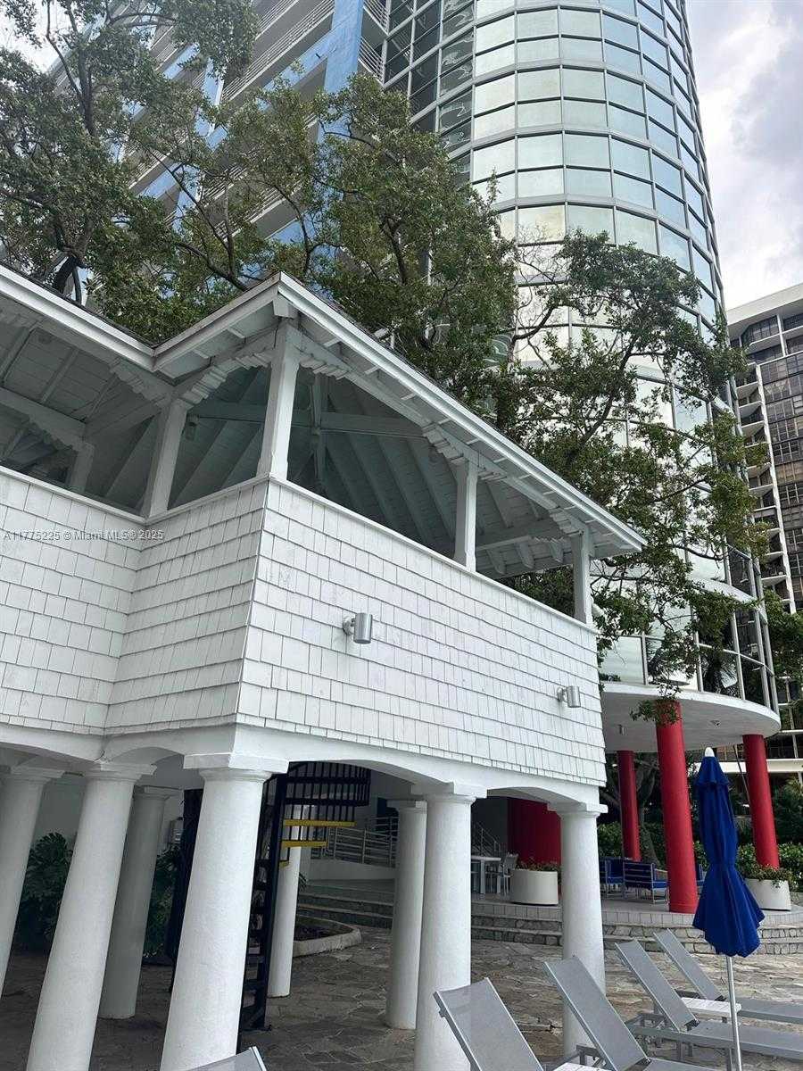 Small Image of 2025 BRICKELL AVE #605, Miami Number 35