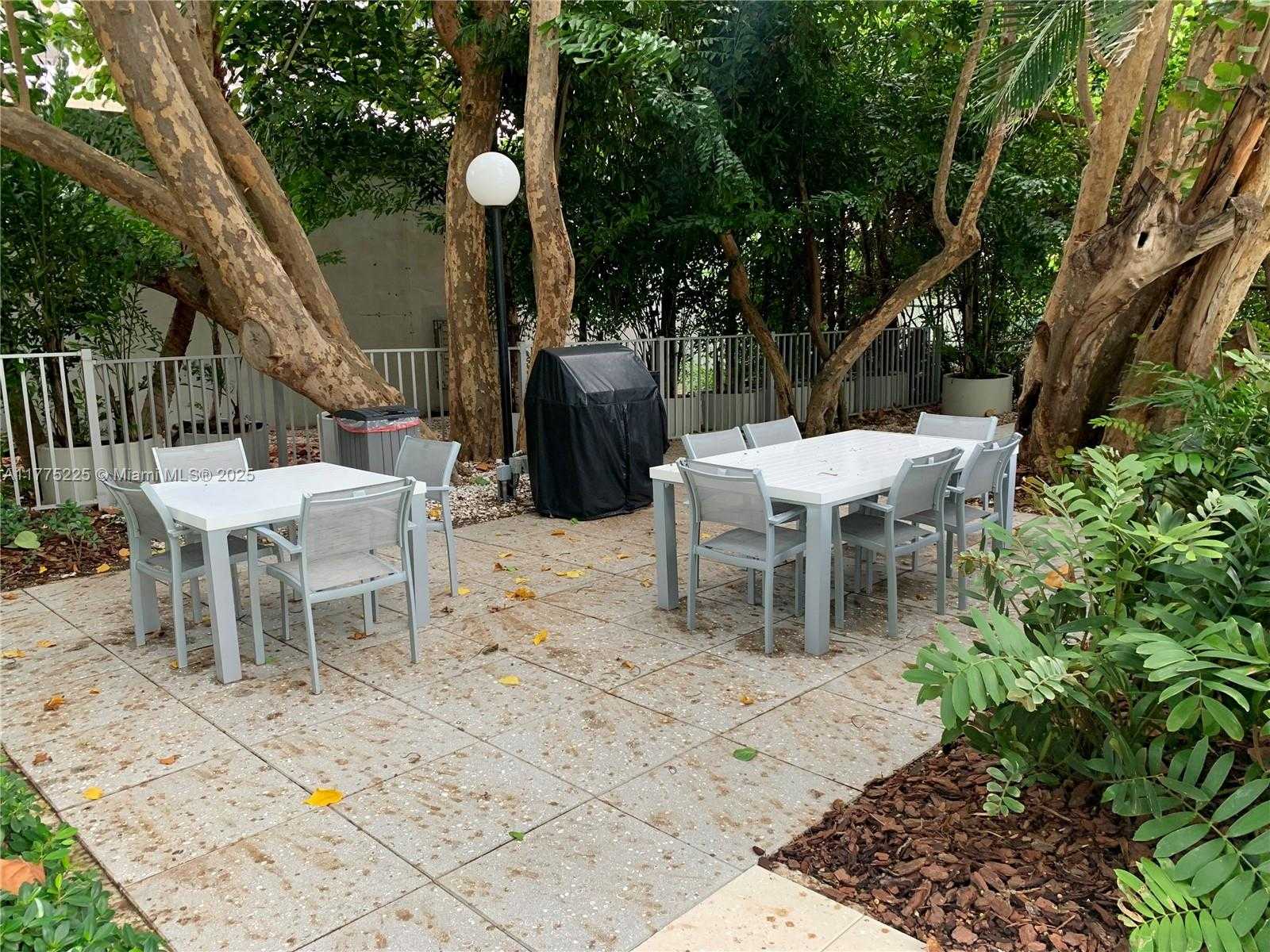 Small Image of 2025 BRICKELL AVE #605, Miami Number 38