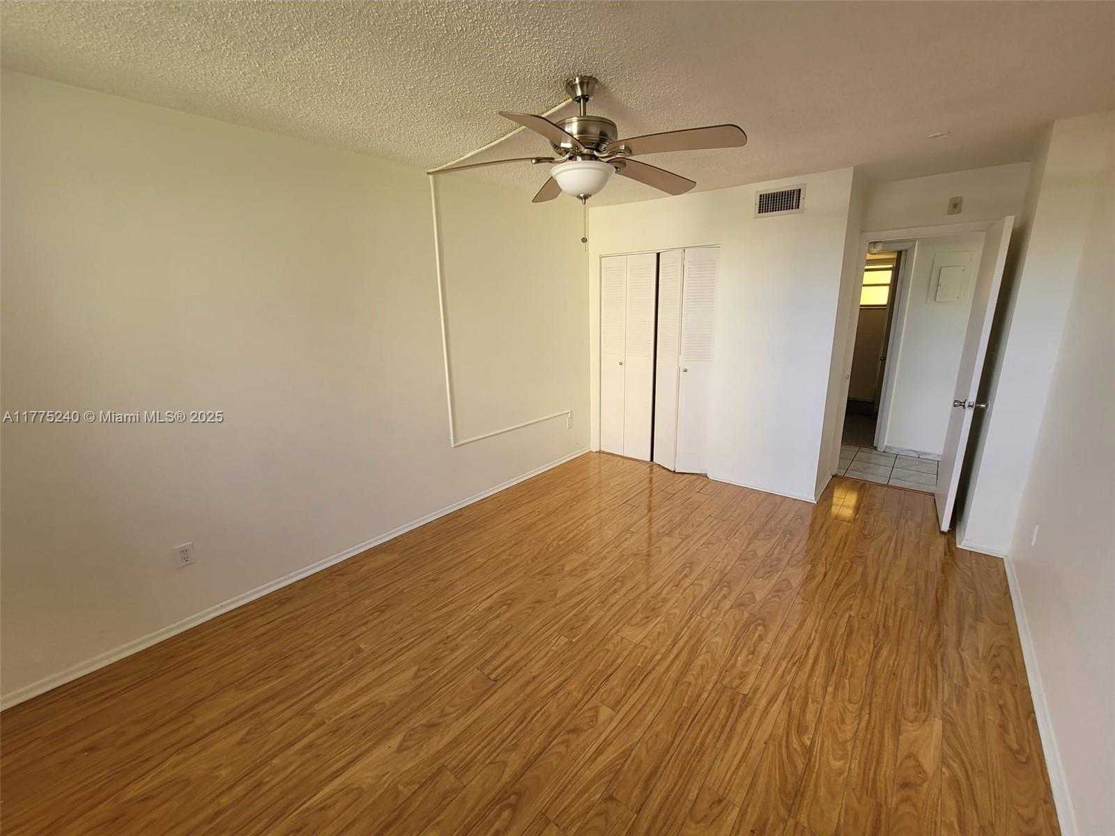 Small Image of 16400 NORTH EAST 17TH AVE #206, North Miami Beach Number 2