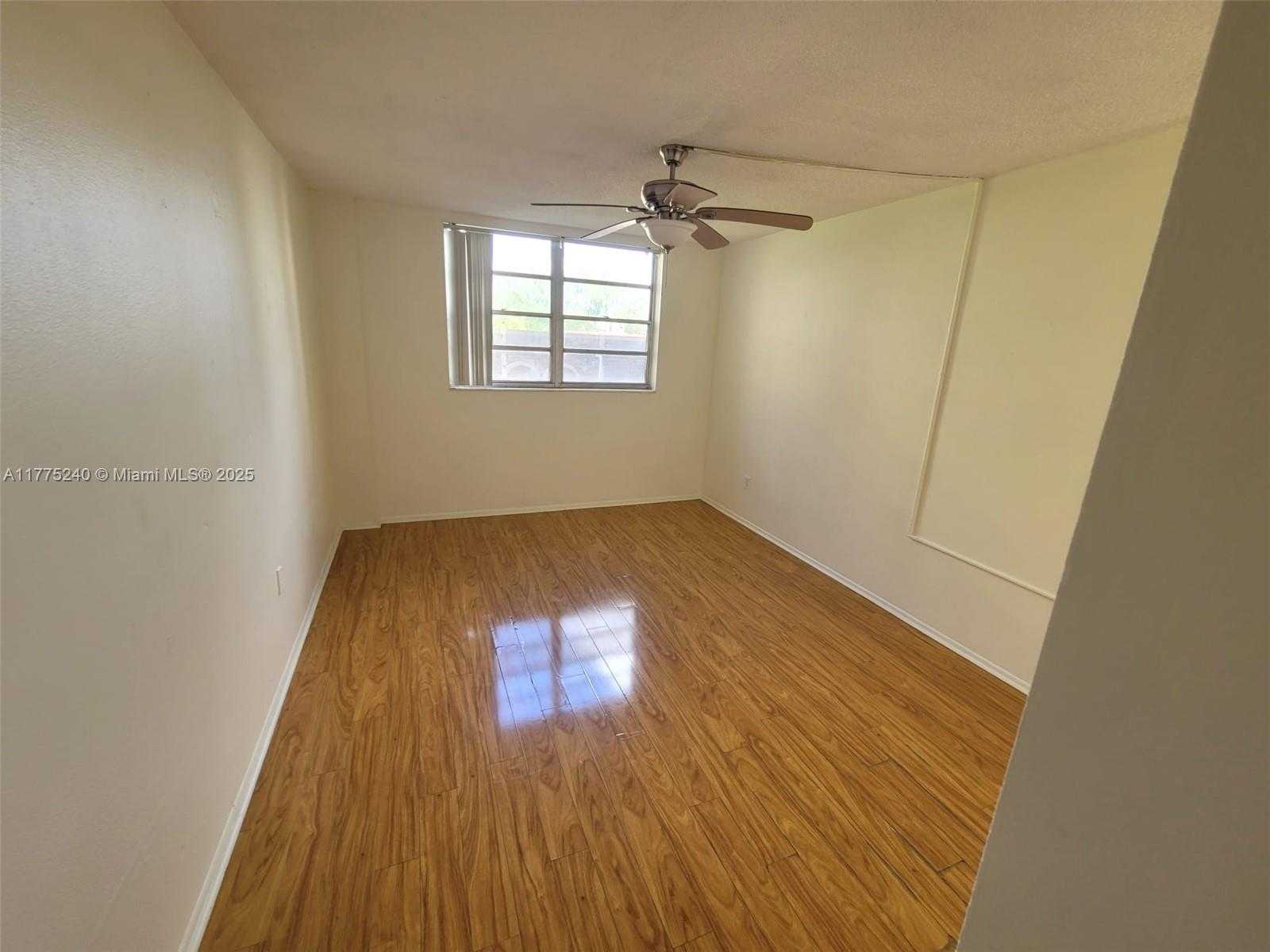 Small Image of 16400 NORTH EAST 17TH AVE #206, North Miami Beach Number 3
