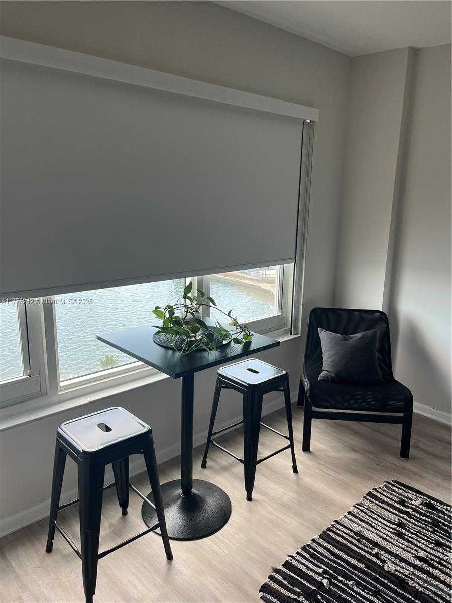 Small Image of 11111 BISCAYNE BLVD #11D, Miami Number 10