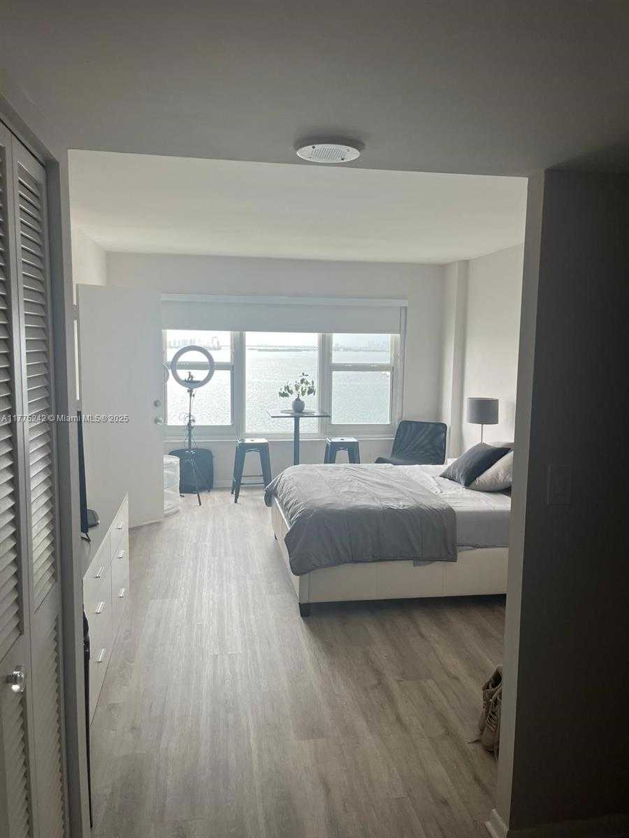 Small Image of 11111 BISCAYNE BLVD #11D, Miami Number 3
