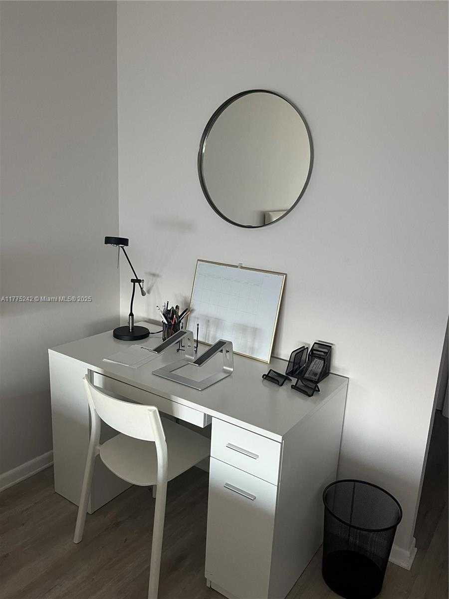 Small Image of 11111 BISCAYNE BLVD #11D, Miami Number 8
