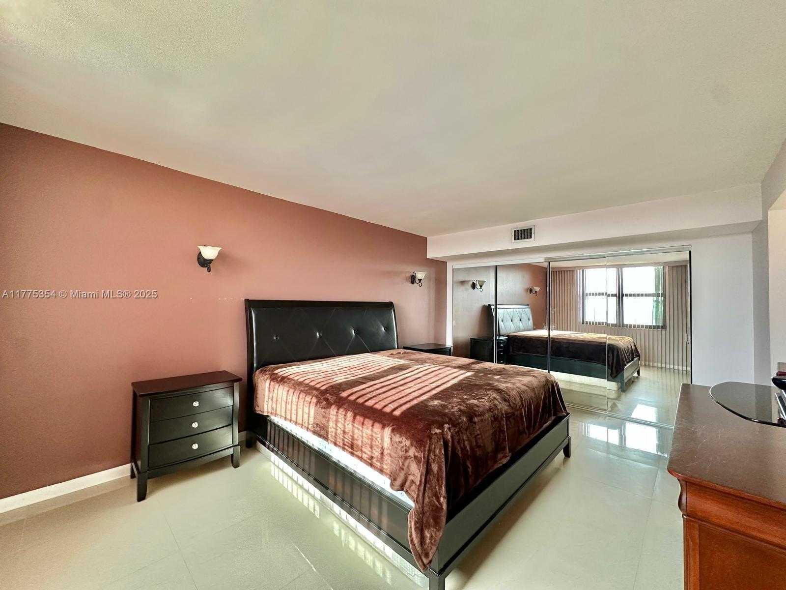 Small Image of 2401 SOUTH OCEAN DR #707, Hollywood Number 15