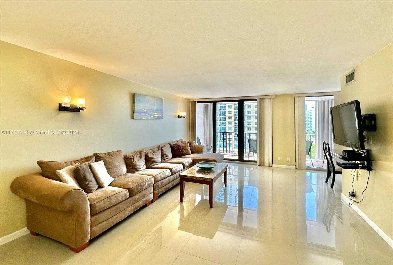 Small Image of 2401 SOUTH OCEAN DR #707, Hollywood Number 2