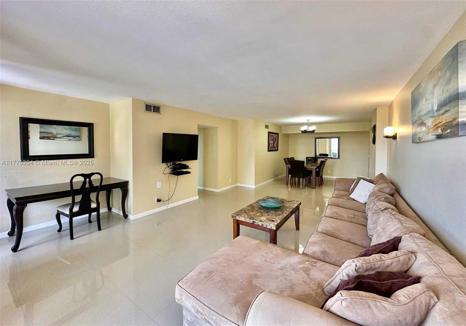 Small Image of 2401 SOUTH OCEAN DR #707, Hollywood Number 3