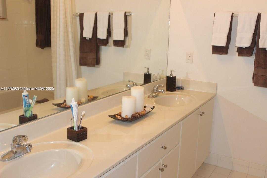 Small Image of 15295 SOUTH WEST 91ST #15295, Miami Number 12